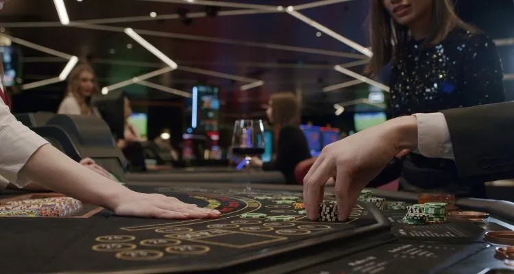 In online casinos with real-money play, live dealers and croupiers handle the games